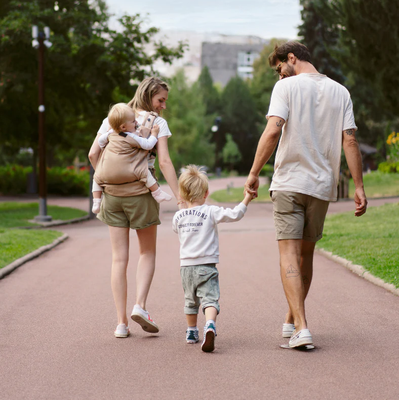 Babymoov - Moov & Boost Sistem de purtare transformabil in Booster, creat in colaborare cu medici kinetoterapeuti, Bej - gogobaby.ro