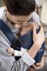 BabyBjorn - Marsupiu anatomic Mini, cu multiple pozitii de purtare, Navy Blue,  3D Mesh