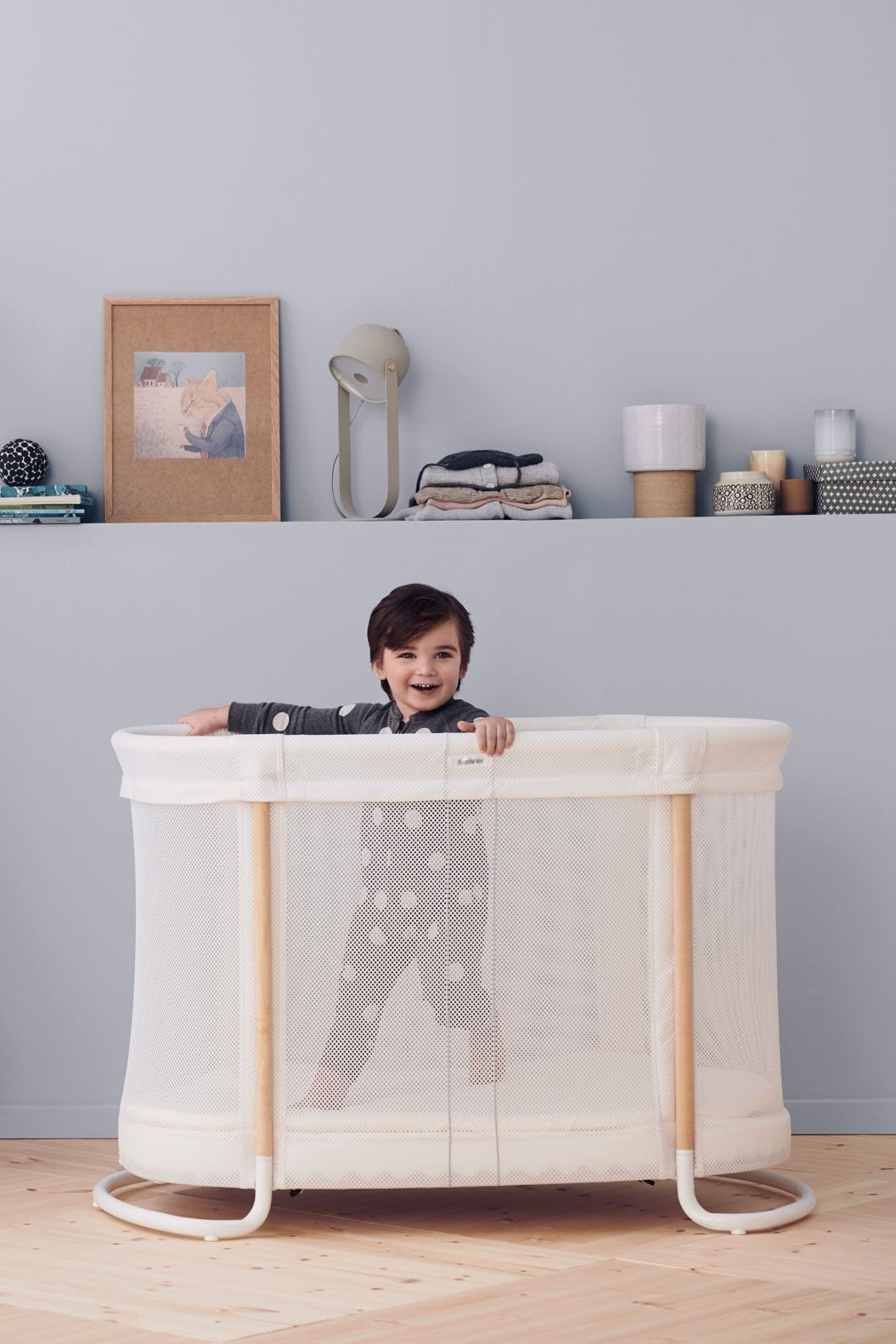 BabyBjorn - Patut reglabil pe inaltime din mesh, Alb - gogobaby.ro