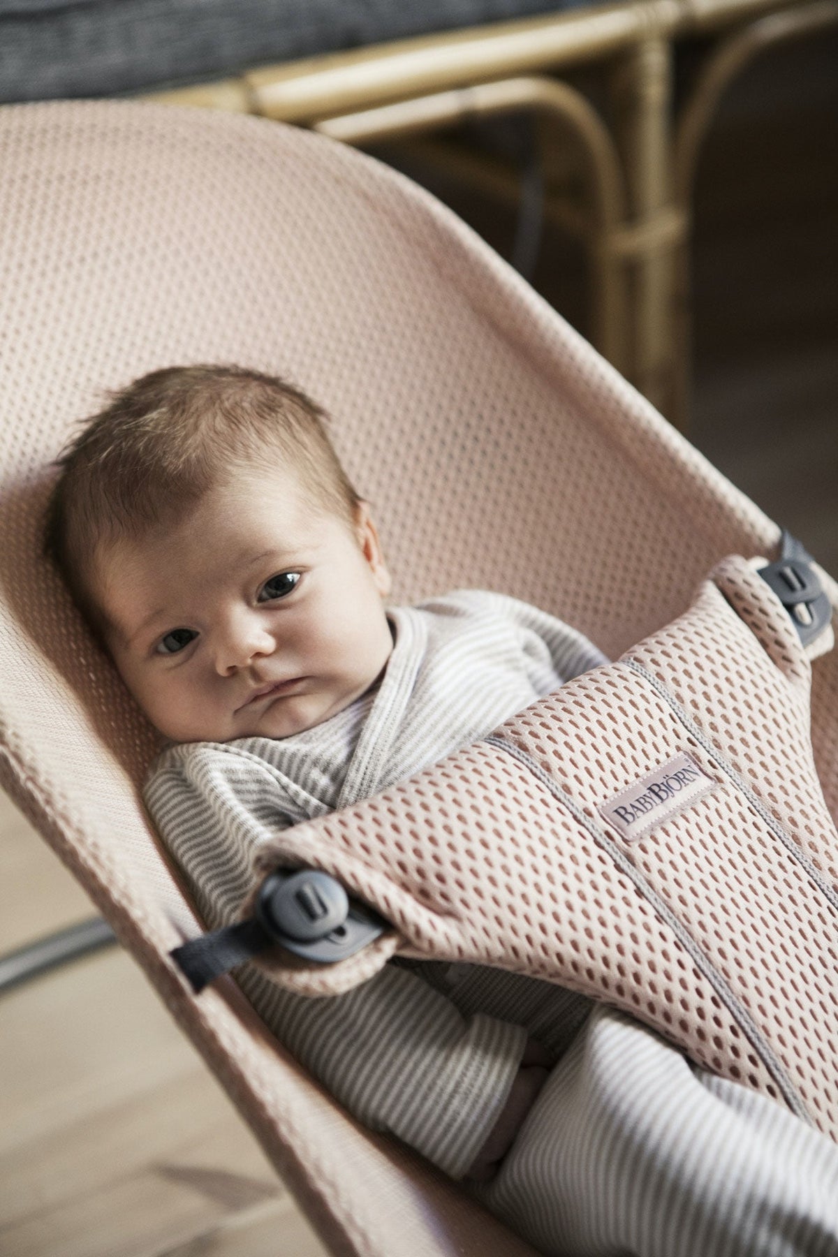 BabyBjorn - Balansoar Bliss Pearly Pink, Mesh - gogobaby.ro
