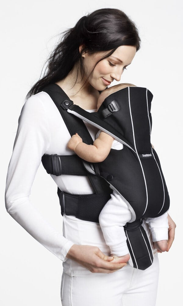 BabyBjorn - Marsupiu Anatomic Miracle Black-silver, cu pozitii multiple de purtare