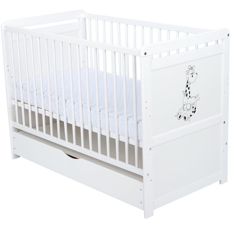 Patut din lemn bebe, Transformabil si pentru junior, 120x60 cm, Cu sertar cu capac, Din pin si mdf, Stabil si rezistent, Inaltime saltea reglabila pe 3 nivele, Laterala cu 3 bete detasabile, EN716-1, EN16-2, Alb, Babyneeds, Nadia II, Girafa