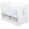 Patut din lemn bebe, Transformabil pentru junior, 120x60 cm, Cu sertar cu capac, Din lemn de pin si mdf, Stabil si rezistent, Inaltime reglabila pe 3 nivele, Laterala cu 3 bete detasabile, EN716-1 EN716-2, Alb, Babyneeds, Nadia II, Girafa + Saltea 12 cm