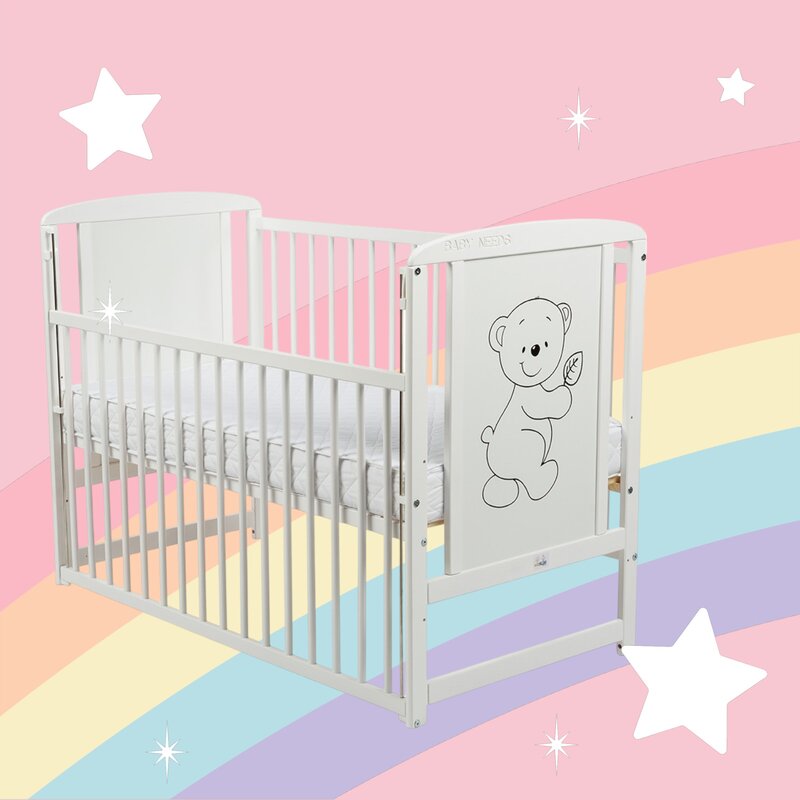 Patut din lemn bebe, 120x60 cm, Cu laterala culisanta, Din lemn de pin si mdf, Stabil si rezistent, Inaltime saltea reglabila pe 3 nivele, Laterala cu 3 bete detasabile, EN716-1, EN716-2, Alb, Babyneeds, Timmi - gogobaby.ro