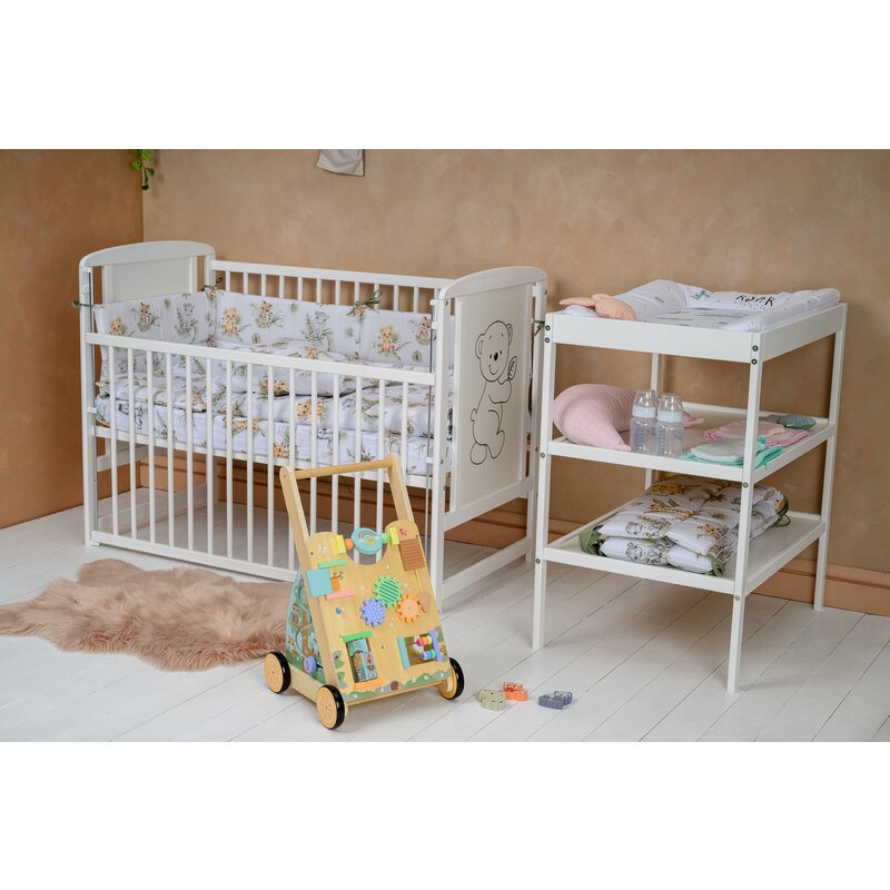 Patut din lemn bebe, 120x60 cm, Cu laterala culisanta, Din lemn de pin si mdf, Stabil si rezistent, Inaltime saltea reglabila pe 3 nivele, Laterala cu 3 bete detasabile, EN716-1, EN716-2, Alb, Babyneeds, Timmi + Saltea 12 cm - gogobaby.ro