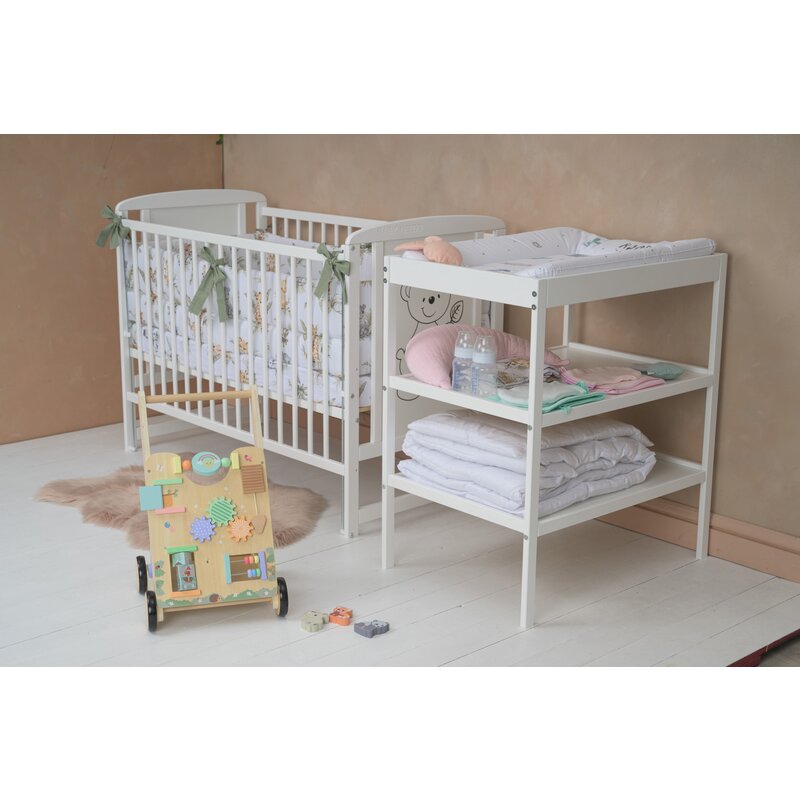 Patut din lemn bebe, 120x60 cm, Cu laterala culisanta, Din lemn de pin si mdf, Stabil si rezistent, Inaltime saltea reglabila pe 3 nivele, Laterala cu 3 bete detasabile, EN716-1, EN716-2, Alb, Babyneeds, Timmi + Saltea 12 cm