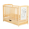 Patut din lemn bebe, 120x60 cm, Cu sertar cu capac, Din lemn de pin si mdf, Stabil si rezistent, Inaltime saltea reglabila pe 3 nivele, Laterala cu 3 bete detasabile, EN716-1, EN716-2, Natur, Babyneeds, Timmi