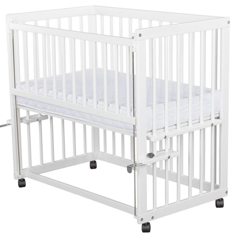 Patut co-sleeper, Qmini, Dalia, Multifunctional, 90x50 cm, Din lemn de pin, Reglabil pe orice treapta de inaltime la patul parintilor, Sistem de ancorare si roti cu frana incluse, Alb + Saltea 8 cm