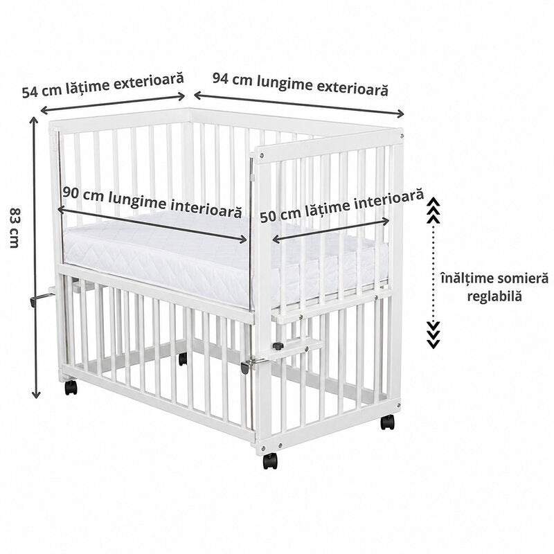 Patut co-sleeper, Qmini, Dalia, Multifunctional, 90x50 cm, Din lemn de pin, Reglabil pe orice treapta de inaltime la patul parintilor, Sistem de ancorare si roti cu frana incluse, Alb + Saltea 8 cm