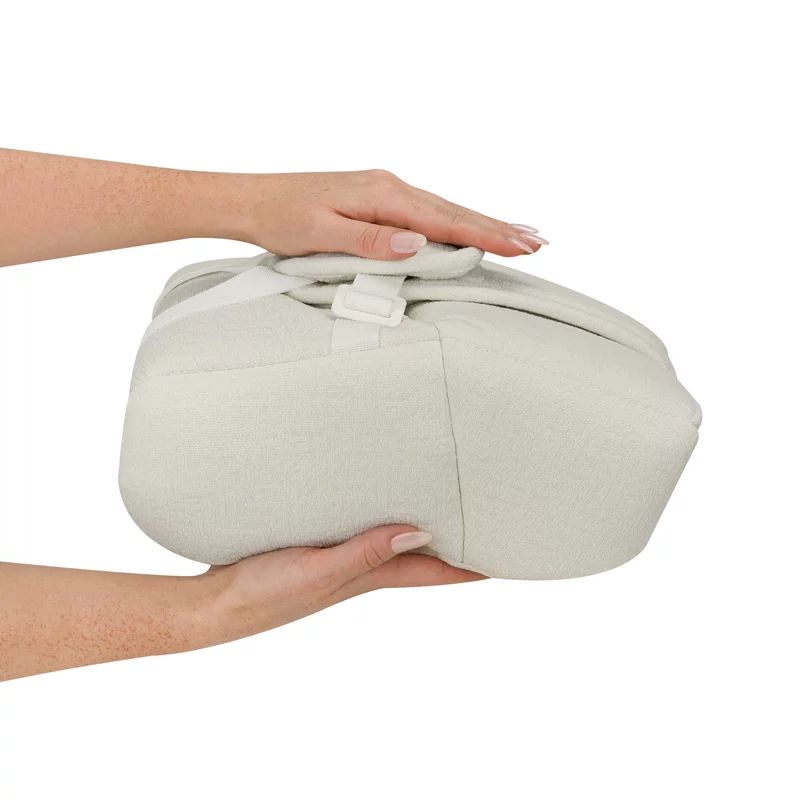 Balansoar, Lionelo, Celia Close&Cosy, Manual, Cu 2 pozitii de inclinare, Cu centuri de siguranta in 5 puncte, Bara cu jucarii inclusa, Baza din lemn de fag, Husa detasabila si lavabila, Pana la 9 kg, Alb