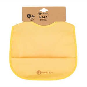 Baveta impermeabila cu buzunar, Petite&Mars, Nate, Fara PVC si ftalati, 37 × 27 cm, 6 luni+, Prindere velcro, Ocru