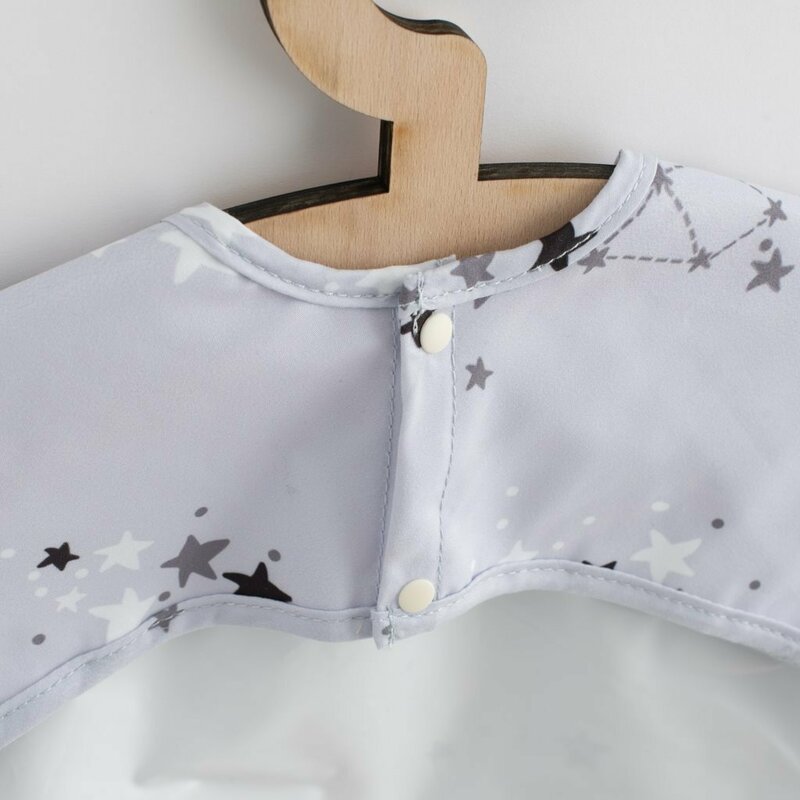 Baveta impermeabila cu maneci, New Baby, 45x36 cm, Stars
