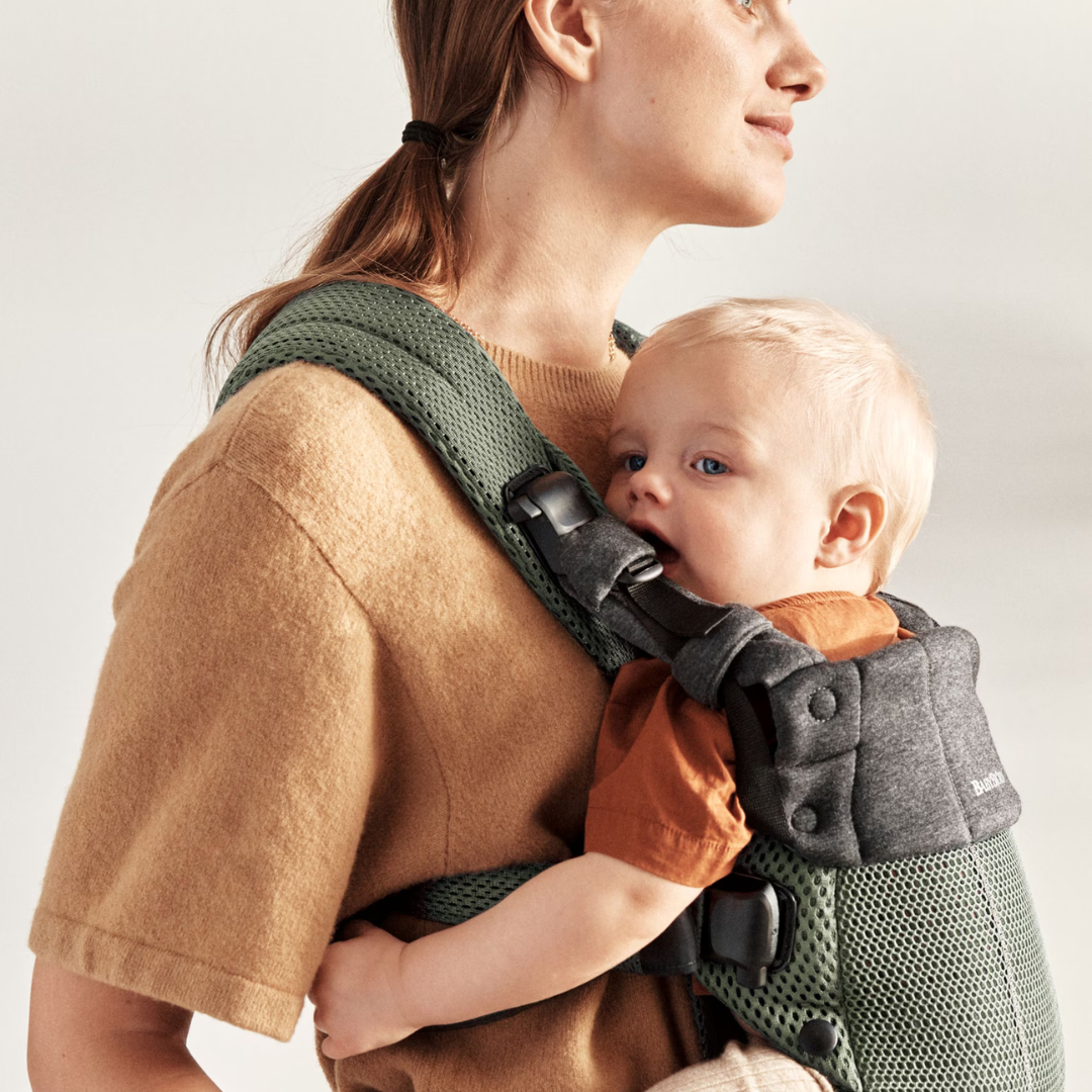 BabyBjorn - Marsupiu anatomic cu multiple pozitii de purtare colectia Harmony, 3D Mesh, Dark Green
