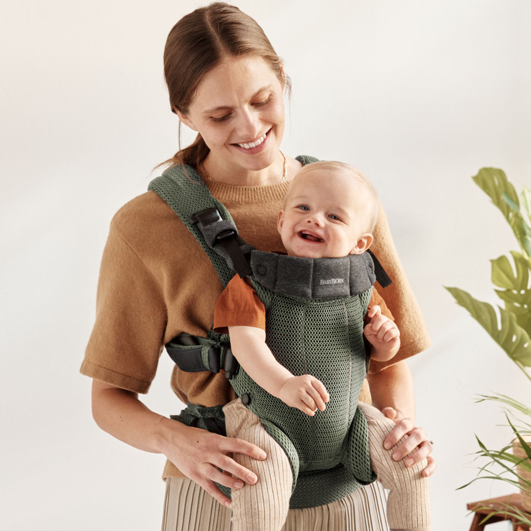 BabyBjorn - Marsupiu anatomic cu multiple pozitii de purtare colectia Harmony, 3D Mesh, Dark Green