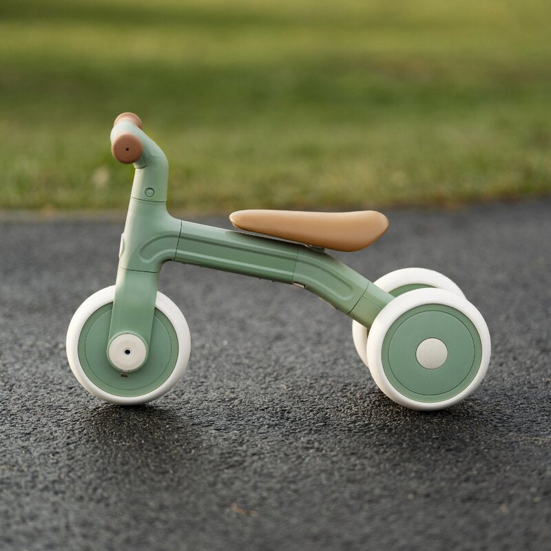 Bicicleta/tricicleta, Petite&Mars, 3 in 1, Multifunctionala, Cu/fara pedale, Ghidon directionabil, Sa reglabila pe inaltime, 2.3 kg, Pana la 25 kg, 12-36 luni, Verde
