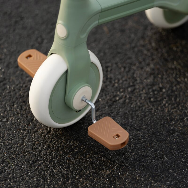 Bicicleta/tricicleta, Petite&Mars, 3 in 1, Multifunctionala, Cu/fara pedale, Ghidon directionabil, Sa reglabila pe inaltime, 2.3 kg, Pana la 25 kg, 12-36 luni, Verde
