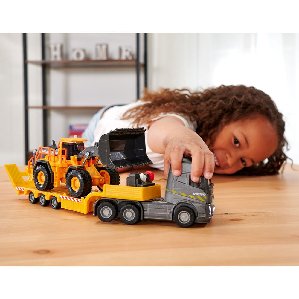 Camion Majorette Volvo cu remorca si buldozer - gogobaby.ro
