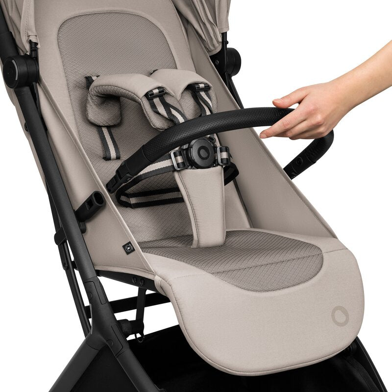 Carucior 2 in 1, Lionelo, Sia Flex, 7.6 kg, Include landou pliabil pe cadru, Ultracompact, Pliere rapida cu o mana, Copertina UPF50+, Cu accesorii incluse, 0-48 luni, Sustine 22 kg, Bej