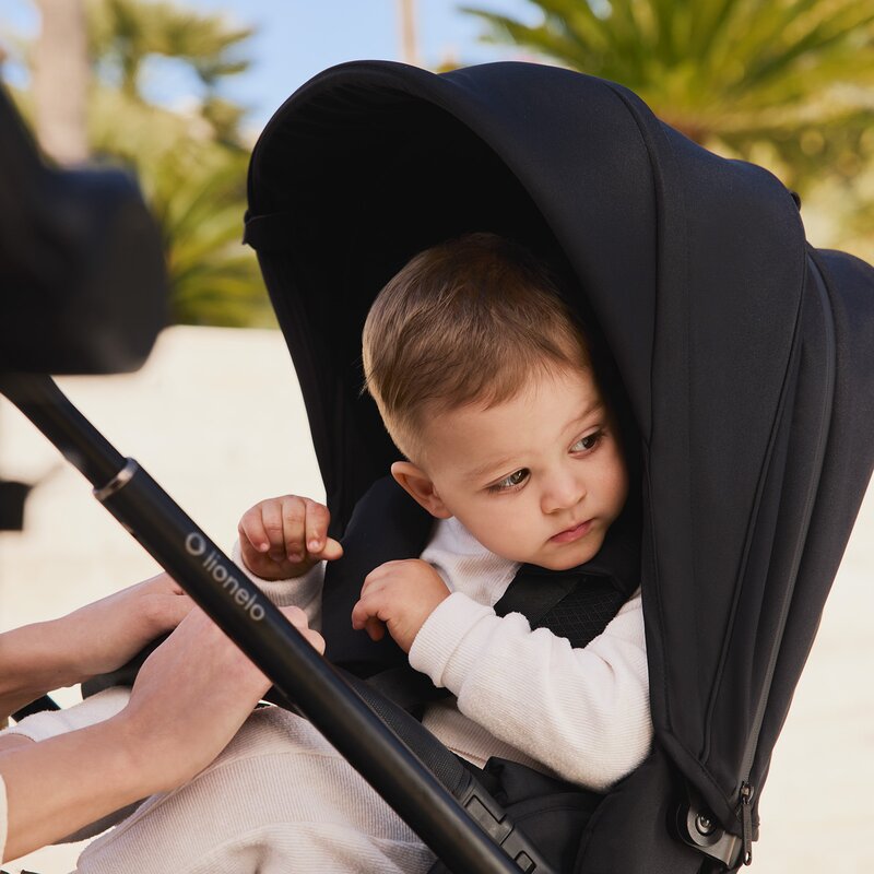 Carucior 3 in 1, Lionelo, Freya, Cu scoica ADAC, Landou si salteluta ventilate, Pliabil, Reglare spatar in 3 pozitii, Suport de picioare in 4 pozitii, Maner reglabil in 3 pozitii, Sustine 22 kg, Cu accesorii, 0 luni+, Negru