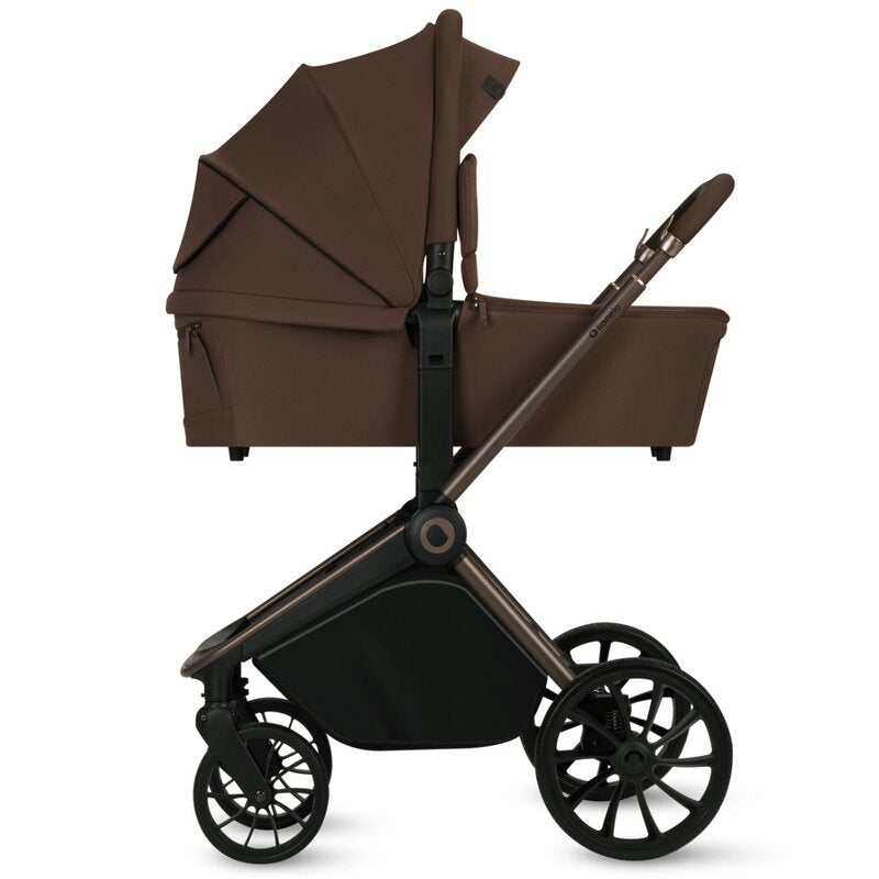 Carucior 3 in 1, Lionelo, Mika Plus, Cadru din aluminiu, Cu landou intarit si salteluta moale, Cu scoica auto testata ADAC, Reversibil, Cu sistem de ventilatie 3D, Cu accesorii, Pana la 22 kg, EN1888-1 EN1888-2 EN1466 ECE R129, Mocha Mousse