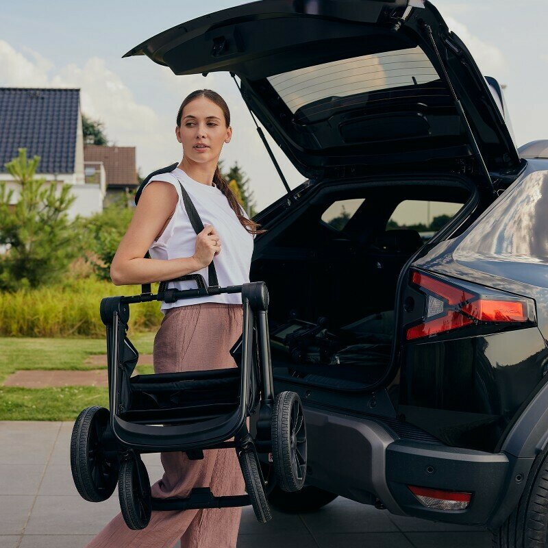 Carucior 3 in 1, Lionelo, Mika Plus, Cadru din aluminiu, Cu landou intarit si salteluta moale, Cu scoica auto testata ADAC, Reversibil, Cu sistem de ventilatie 3D, Cu accesorii, Pana la 22 kg, EN1888-1 EN1888-2 EN1466 ECE R129, Maro