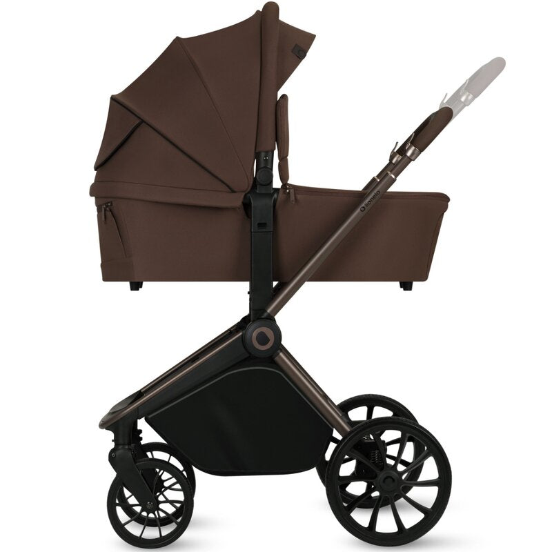 Carucior 3 in 1, Lionelo, Mika Plus, Cadru din aluminiu, Cu landou intarit si salteluta moale, Cu scoica auto testata ADAC, Reversibil, Cu sistem de ventilatie 3D, Cu accesorii, Pana la 22 kg, EN1888-1 EN1888-2 EN1466 ECE R129, Mocha Mousse