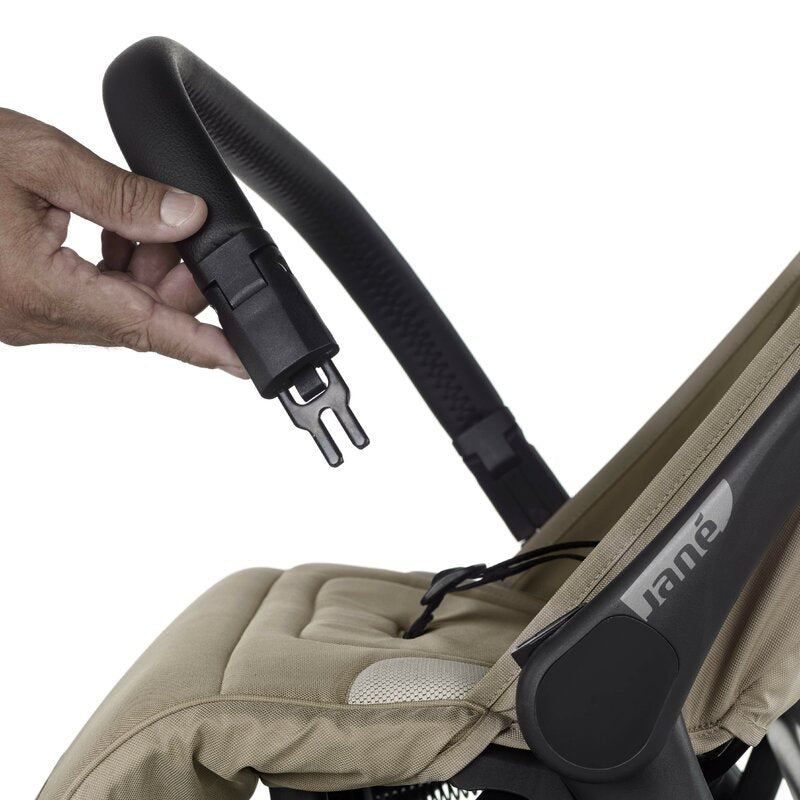 Carucior sport, Jane, Clap, Sistem compact de pliere care permite transportul caruciorului la bordul aeronavei, Cadru din aluminium, De la nastere pana la 26Kg, Conform cu standardul european EN 1888-2:2018+A1:2023, Desert - gogobaby.ro