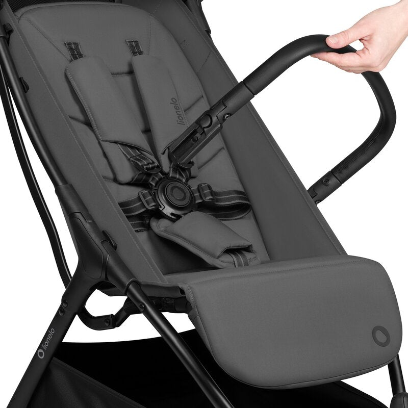 Carucior sport, Lionelo, Agia, 7.3 kg, Ultracompact, Pliere rapida cu o mana, Suport pentru biberon inclus, Sezutul lat si confortabil, 6-48 luni, Sustine 22 kg, Gri