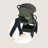 Carucior sport, Lionelo, Bess, Sustine 22 kg, 6 luni+, Capotina impermeabila si protectie SPF 50+, Include suport sticla, Pliere cu o singura mana, Maner pentru transport, Verde
