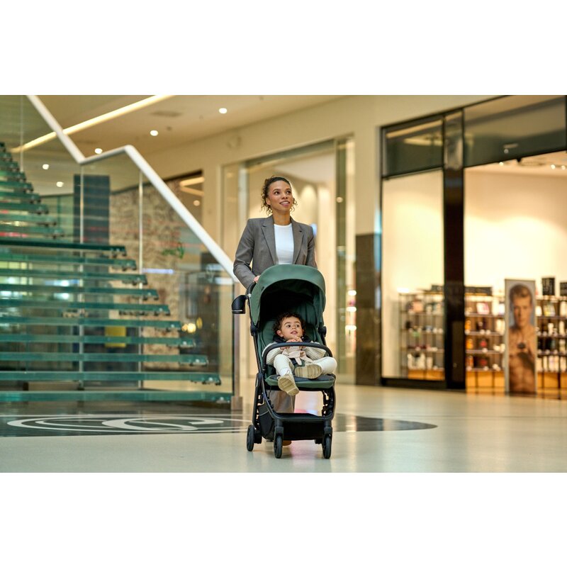 Carucior sport, Lionelo, Bess, Sustine 22 kg, 6 luni+, Capotina impermeabila si protectie SPF 50+, Include suport sticla, Pliere cu o singura mana, Maner pentru transport, Bej