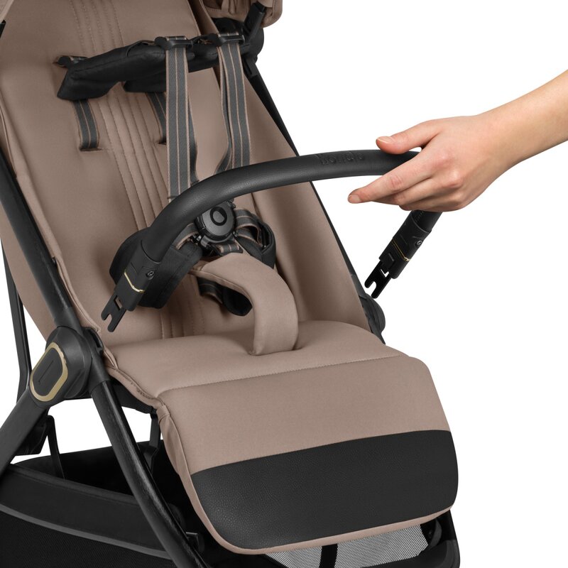Carucior sport, Lionelo, Bess, Sustine 22 kg, 6 luni+, Capotina impermeabila si protectie SPF 50+, Include suport sticla, Pliere cu o singura mana, Maner pentru transport, Bej