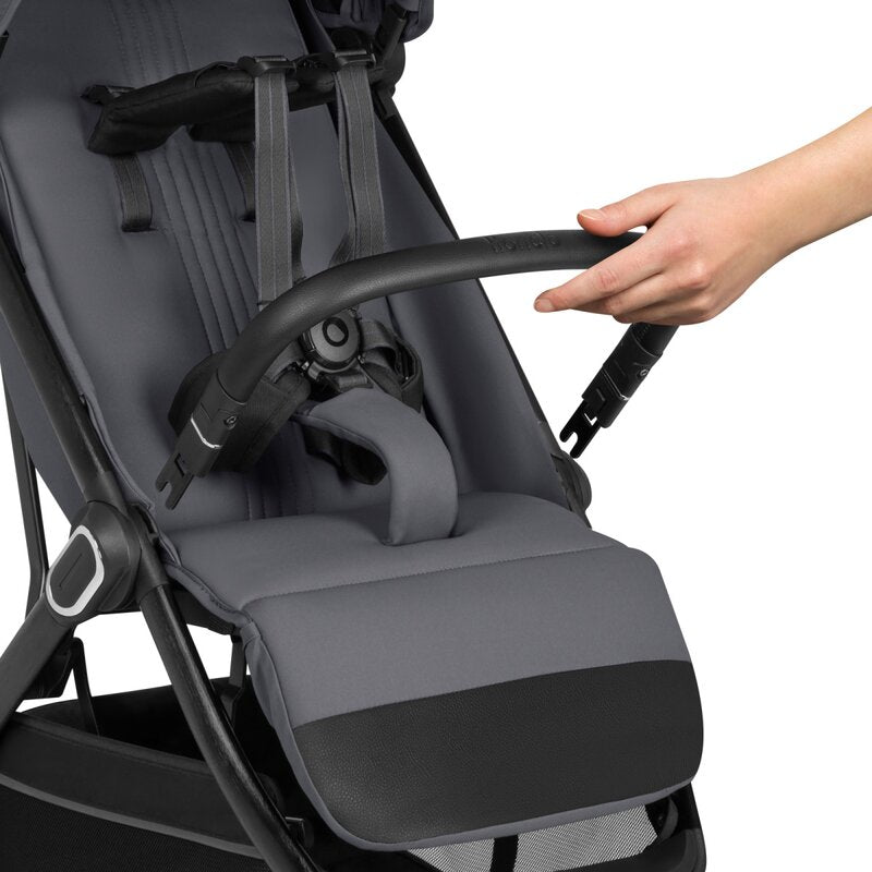 Carucior sport, Lionelo, Bess, Greutate redusa - 7.5 kg, Sustine 22 kg, 6 luni+, Capotina impermeabila, Protectie SPF 50+, Include suport sticla, Pliere cu o singura mana, Compact, Maner pentru transport, Conform cu EN1888-1 si EN1888-2, Gri - gogobaby.ro