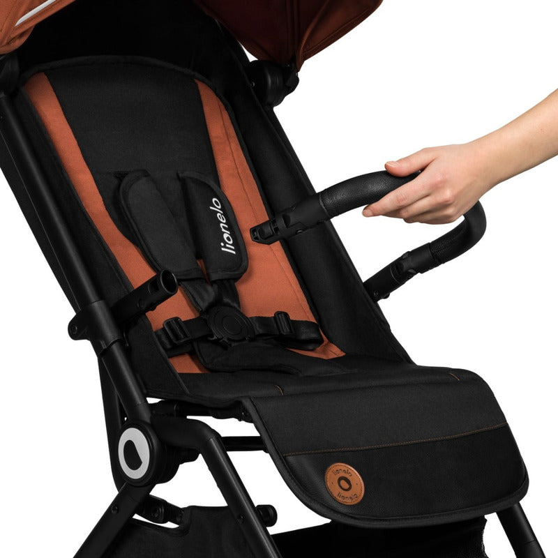 Carucior sport, Lionelo, Cloe, Cu accesorii, Cadru din aluminiu, Pana la 22 kg, Usor, Pliere compacta pentru avion, cu o singura mana, Ideal pentru toate tipurile de suprafete, 6 luni+, Maro