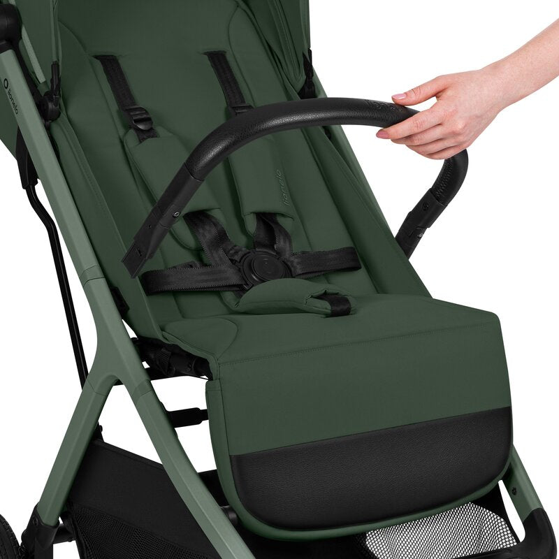 Carucior sport, Lionelo, Cloe Plus, Cu accesorii, Cadru din aluminiu, Pana la 22 kg, Usor, Pliere compacta pentru avion, cu o singura mana, Ideal pentru toate tipurile de suprafete, 6 luni+, Verde