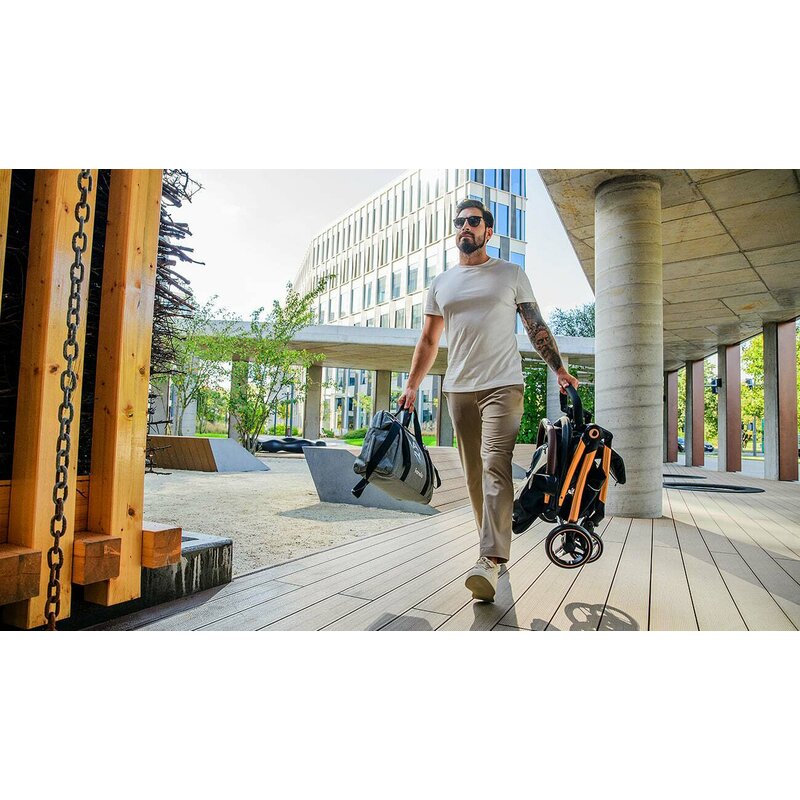 Carucior sport, Lionelo, Ingrid, Capotina impermeabila cu filtru UPF50+, Pana la 22 Kg, Spatar reglabil in 3 pozitii, Include suport pahar si plasa de tantari, Sistem pentru pliere automata, 6 luni+, Gri