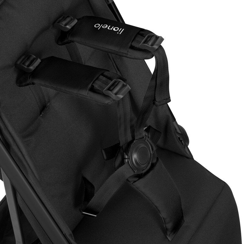 Carucior sport, Lionelo, Julie Air, Greutate redusa - 7.5 kg, Sustine 22 kg, 6 luni+, Capotina impermeabila, Protectie SPF 50+, Include suport sticla, Pliere compacta pentru calatorii, Conform cu EN1888-1 si EN1888-2, Negu Onyx - gogobaby.ro