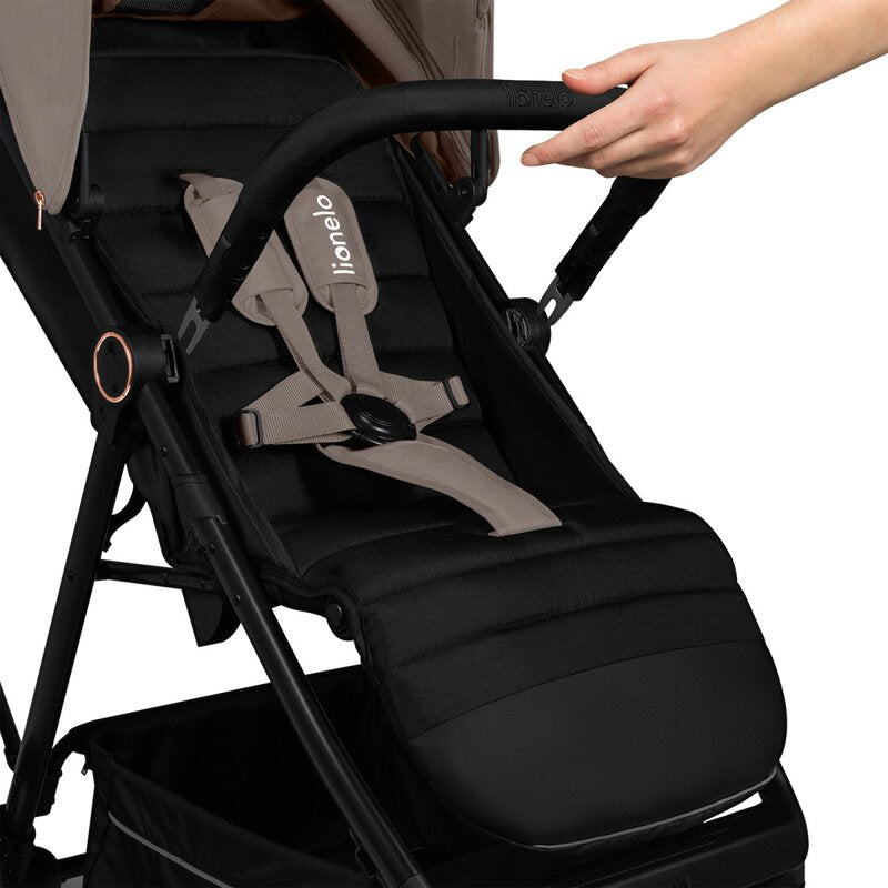 Carucior sport, Lionelo, Mira, Maner reglabil in 5 pozitii, Spatar si suport de picioare reglabile, Plasa de tantari si suport biberon incluse, Pana la 22 kg, 6 luni+, Conform cu EN1888-1, EN1888-2, Testare SGS, Bej