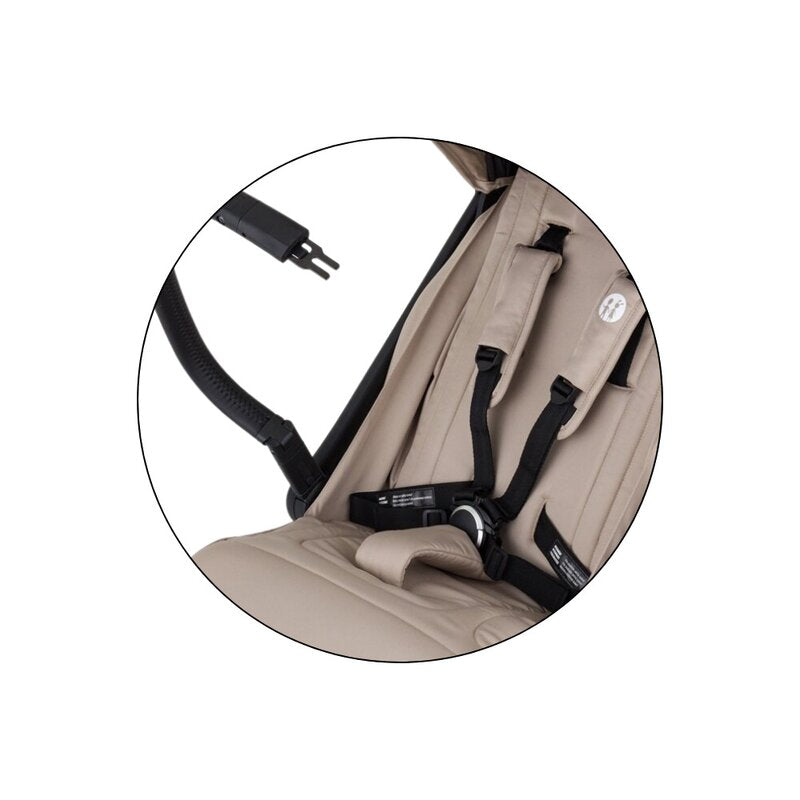 Carucior sport, Petite&Mars, Flip, Pliere compacta cu o mana, Spatar reglabil pana la pozitie de somn, Suport picioare reglabil, Copertina extensibila cu protectie UPF50+, Pana la 22 kg, 0 luni+, Bej