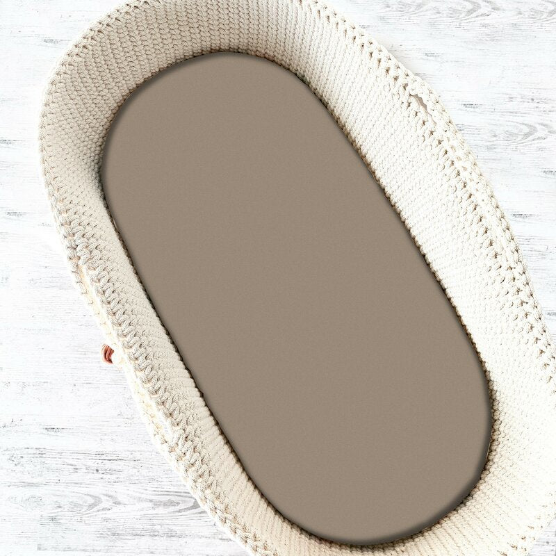 Cearceaf cu elastic, MimiNu, Pentru patut leagan sau patut co-sleeper, Dimensiune 90x40 cm, Din bumbac certificat Oeko Tex Standard 100, Colectia Royal, Mocha