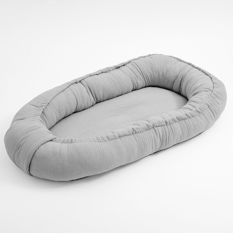 Cosulet bebelus, New Baby, Pentru dormit, Baby Nest 80 x 50 cm, Din muselina, Din materiale certificate Oeko Tex Standard 100, Light Grey - gogobaby.ro