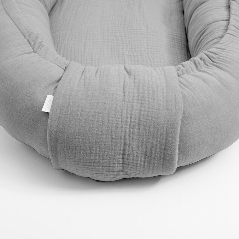 Cosulet bebelus, New Baby, Pentru dormit, Baby Nest 80 x 50 cm, Din muselina, Din materiale certificate Oeko Tex Standard 100, Light Grey - gogobaby.ro