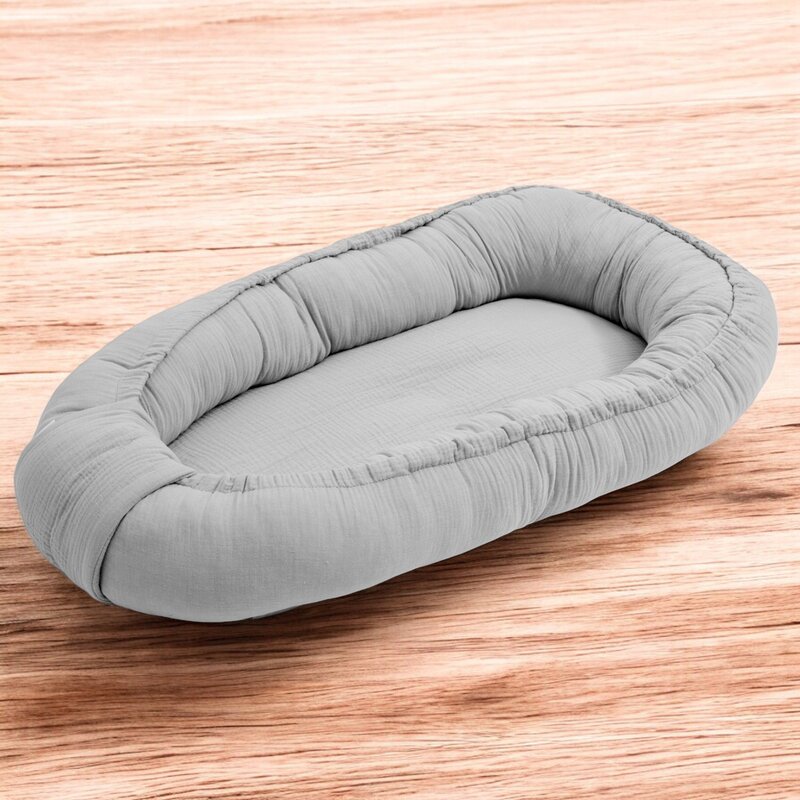 Cosulet bebelus, New Baby, Pentru dormit, Baby Nest 80 x 50 cm, Din muselina, Din materiale certificate Oeko Tex Standard 100, Light Grey - gogobaby.ro