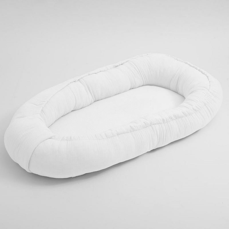 Cosulet bebelus, New Baby, Pentru dormit, Baby Nest 80 x 50 cm, Din muselina, Din materiale certificate Oeko Tex Standard 100, White - gogobaby.ro