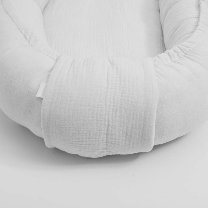 Cosulet bebelus, New Baby, Pentru dormit, Baby Nest 80 x 50 cm, Din muselina, Din materiale certificate Oeko Tex Standard 100, White - gogobaby.ro