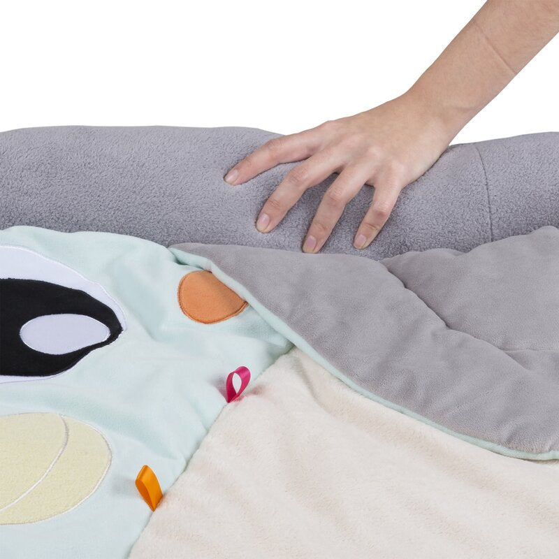 Covoras educational, Playgro, Penguin, Pentru copii, Interactiv, Multifunctional, Pentru activitati fizice, Cu elemente detasabile, 0 luni+, Snuggle Me Penguin Tummy Time Gym-Bag