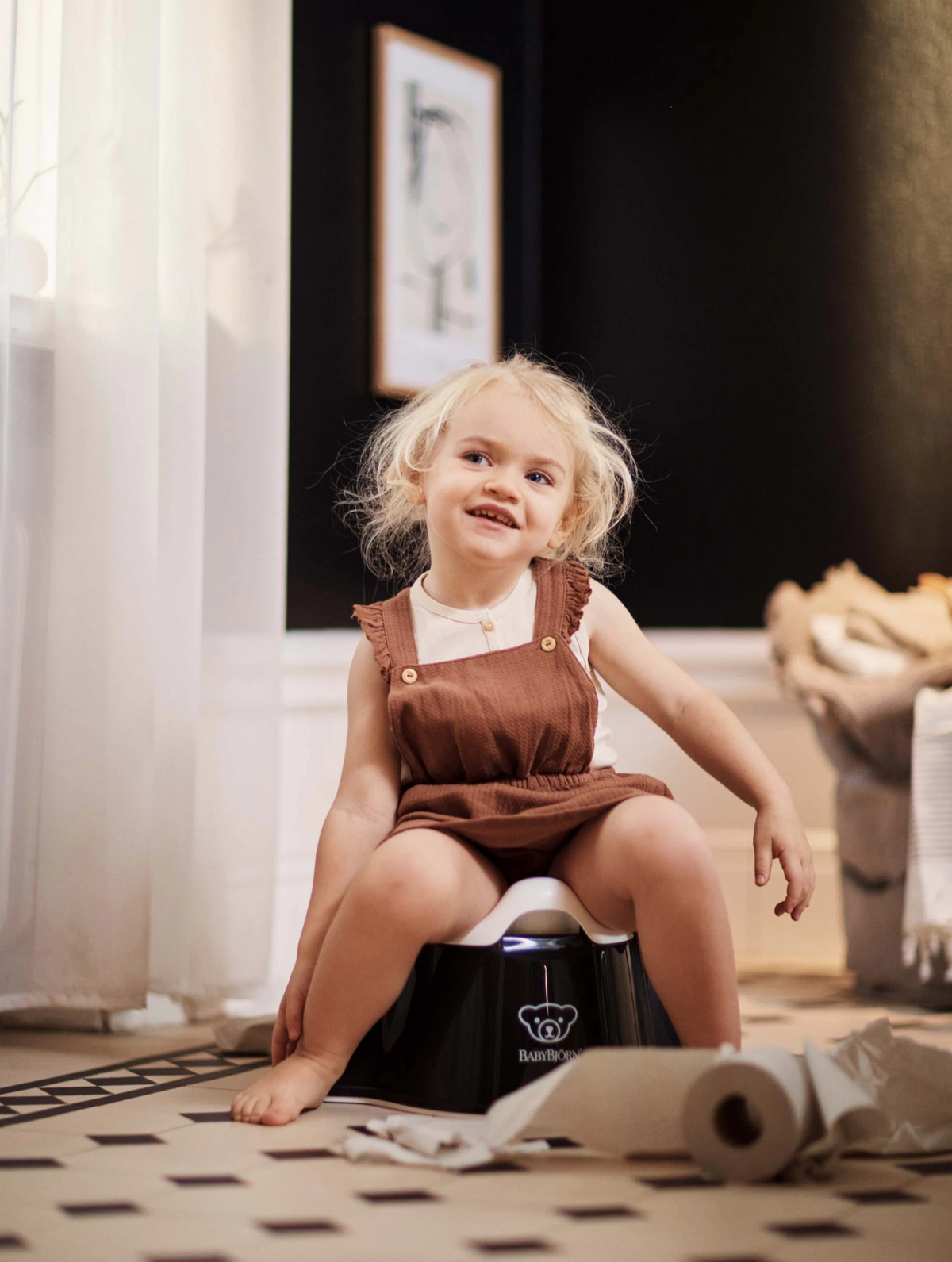BabyBjorn - Olita cu protectie spate Potty Chair Black/White