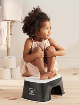 BabyBjorn – Treapta inaltator pentru baie – Step Stool – Black / White