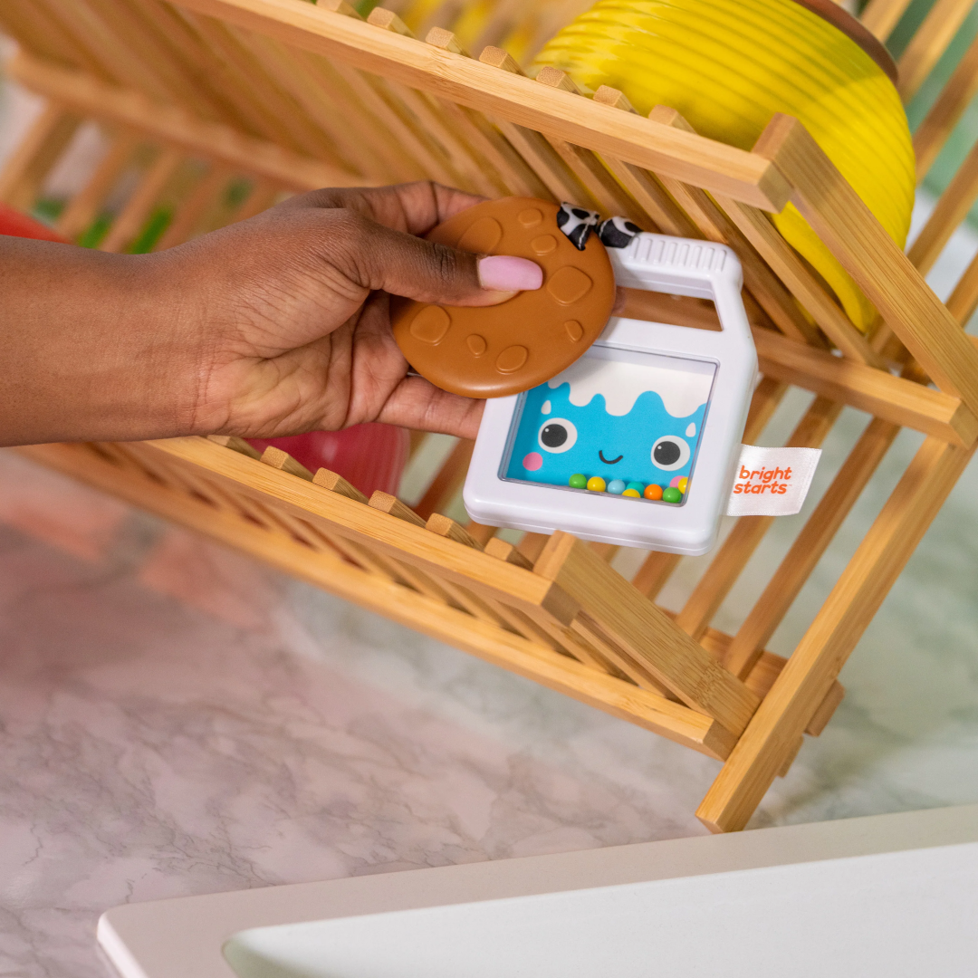 Bright Starts - Jucarie de dentitie 2 in 1 cu zornaitoare Cookies & Teethe - gogobaby.ro