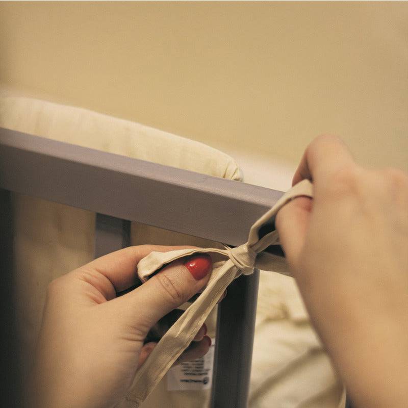 Aparatoare patut, Petite&Mars, Tilly, 120x60 cm, Cu panglici, Din bumbac, Lungime 180 cm, Inaltime 36 cm, 0 luni+, Roz - gogobaby.ro