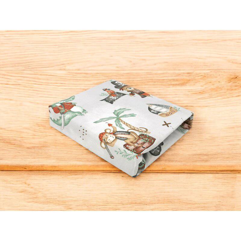 Cearceaf cu elastic, MimiNu, Pentru patut leagan sau patut co-sleeper, Dimensiune 90x40 cm, Din bumbac certificat Oeko Tex Standard 100, Design, Pirates Natural - gogobaby.ro